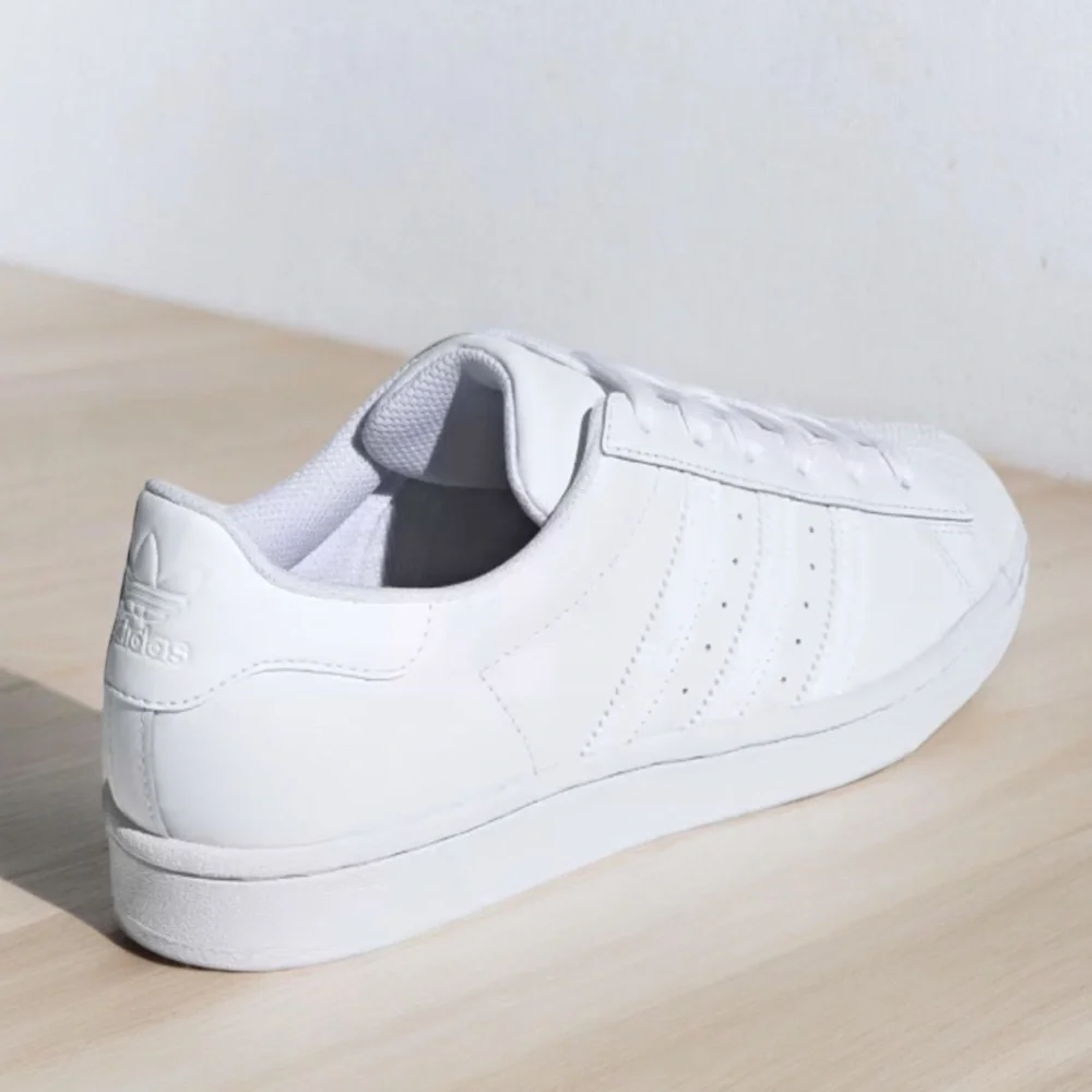 Adidas woman’s SUPERSTAR W SHOES Sneakers WhiteSize 7.5